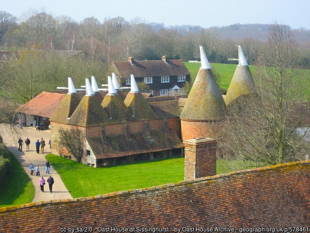 Oast houses at Sissinghurst Castle