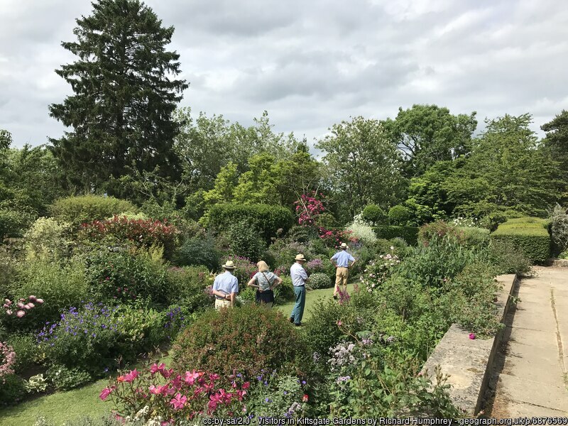 Group pf visitors in Kiftsgate Garden
